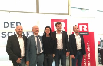 Celebrated the Ronald McDonald house topping-out ceremony (f.l.): Robert Schedl (Ronald McDonald children´s aid), Architect DI Albert Wimmer, Sonja Klima (Ronald McDonald children´s aid), Werner Rünzler, Stefan Wagner (both Rhomberg Bau).